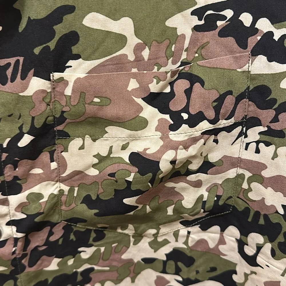SKIMS COVER UP LONG SLEEVE BUTTON UP SHIRT in Camo Inspired Logo Print NEW